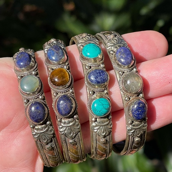 Tibetan Medicine bracelets with Lapis and Moonstone - Picture 3 of 7